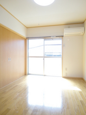 Living and room. Also dry well good laundry day