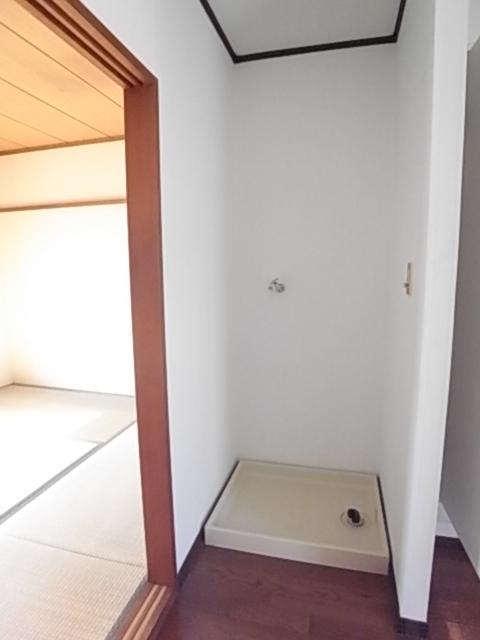 Other room space. Washing machine Storage