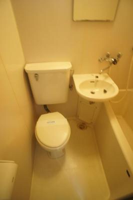 Toilet. 3-point unit ☆ Cleaning is also a breeze