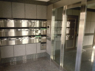 Security.  ☆ Auto with lock ☆ 