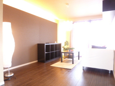 Living and room. Model room (not attached furniture, etc.)