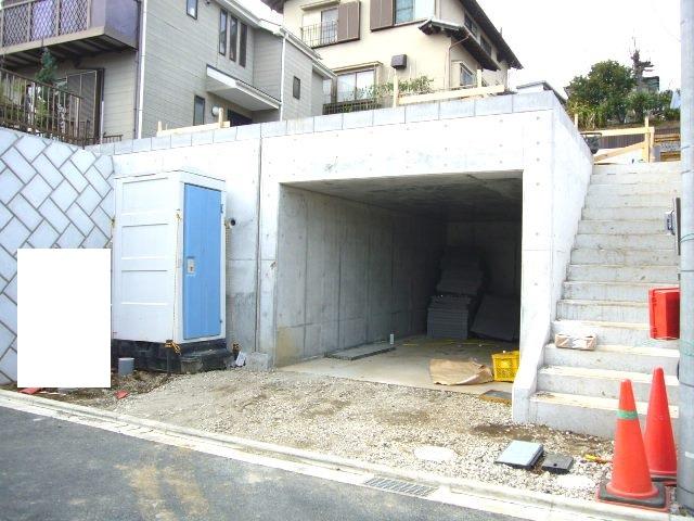 Local appearance photo. Building 2 Under construction