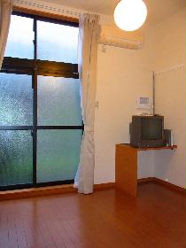 Living and room. Room (window side)