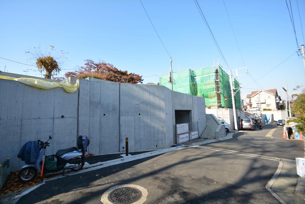 Local appearance photo. Local (11 May 2013) Shooting