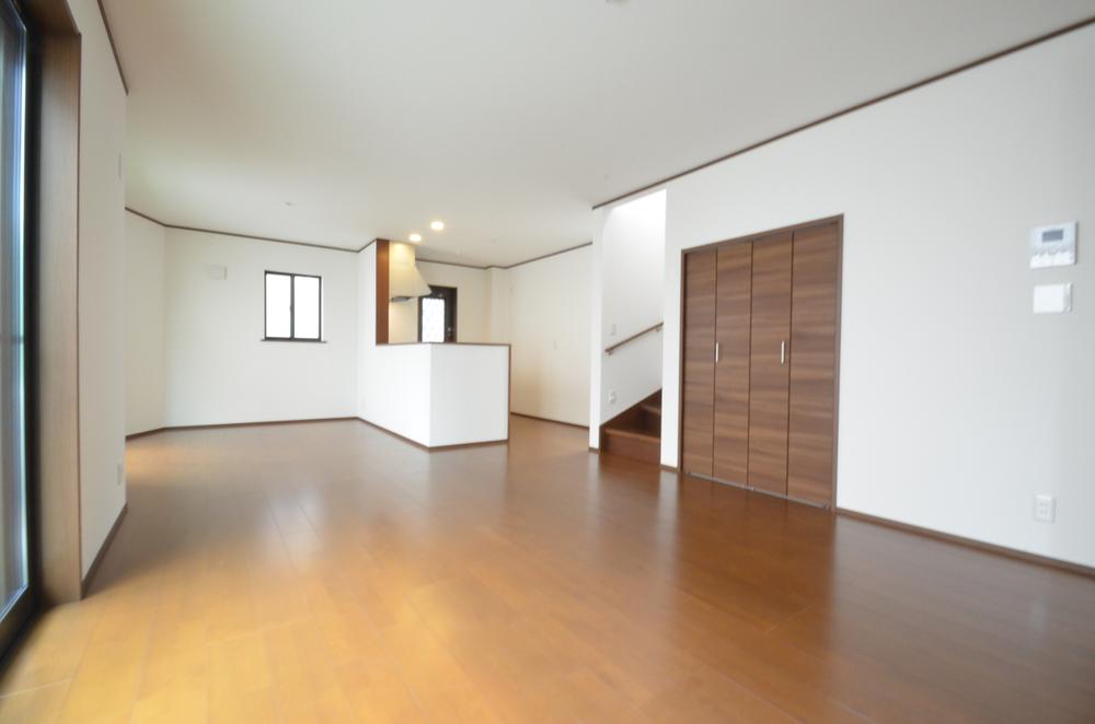 Same specifications photos (living). Same specifications