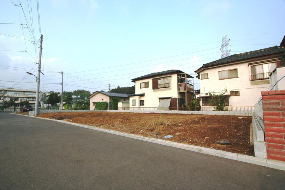 Local photos, including front road. Local (August 2013) Shooting