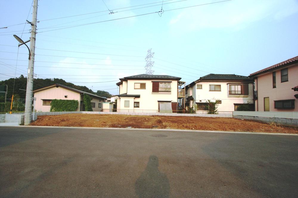 Local photos, including front road. Local (August 2013) Shooting