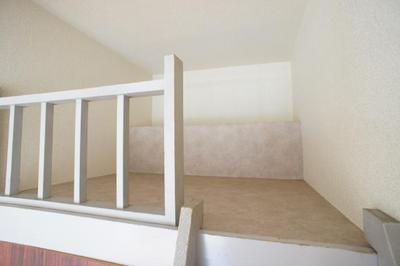 Living and room. When there is, it is convenient! With loft! 