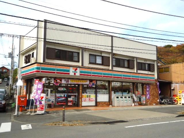 Convenience store. Until the Seven-Eleven 350m