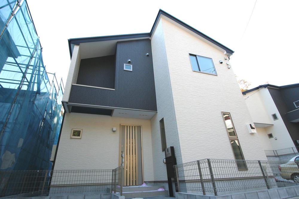 Local appearance photo. Local (12 May 2013) Shooting