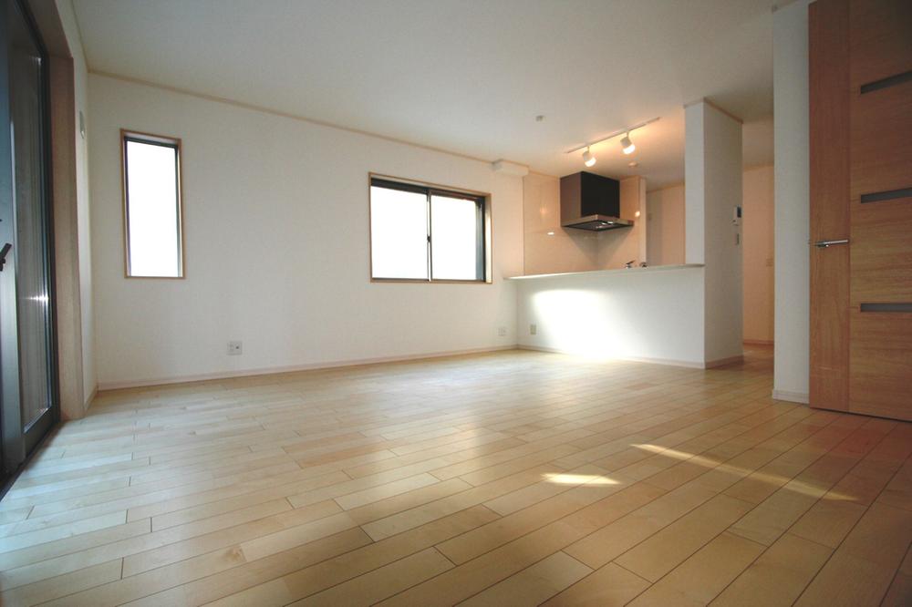 Living. Local (12 May 2013) Shooting