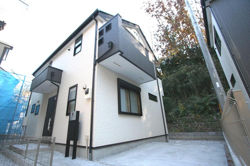 Local appearance photo. Local (12 May 2013) Shooting