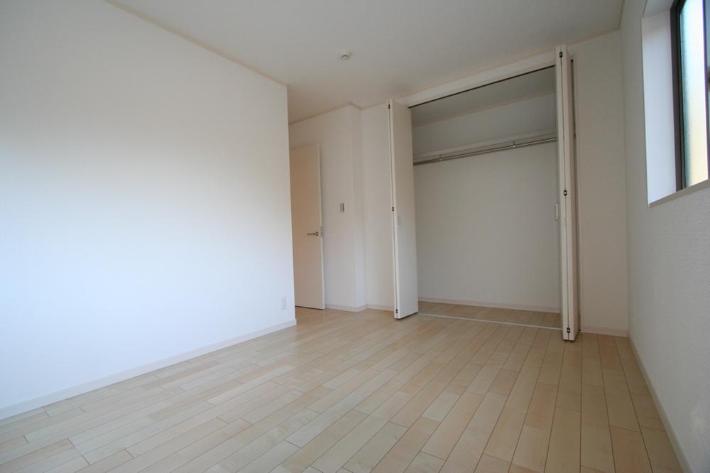 Non-living room. Local (12 May 2013) Shooting