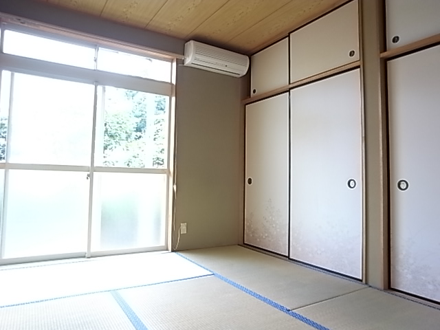 Other room space. Plenty of storage