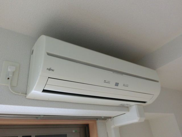 Other Equipment. Air conditioning is with a single