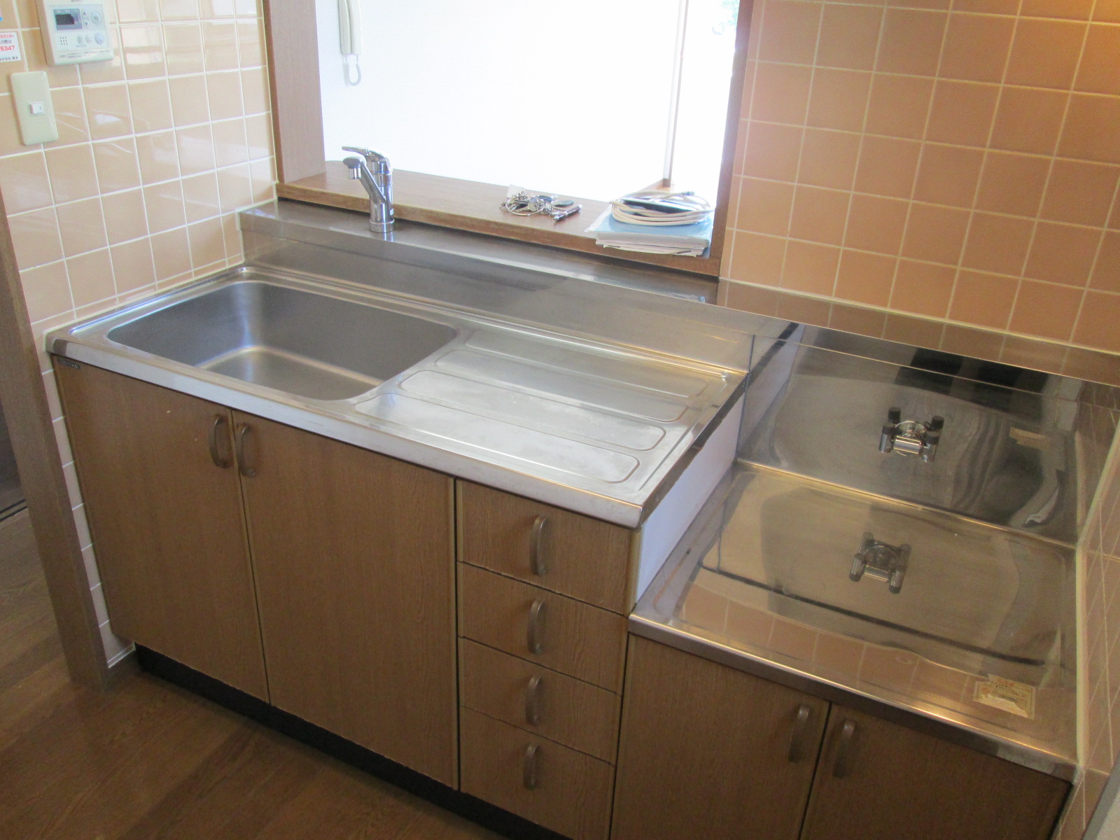 Kitchen. Face-to-face kitchen (^ _ ^) v