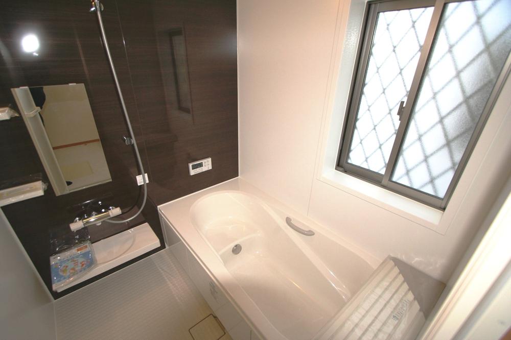 Bathroom. Local (12 May 2013) Shooting