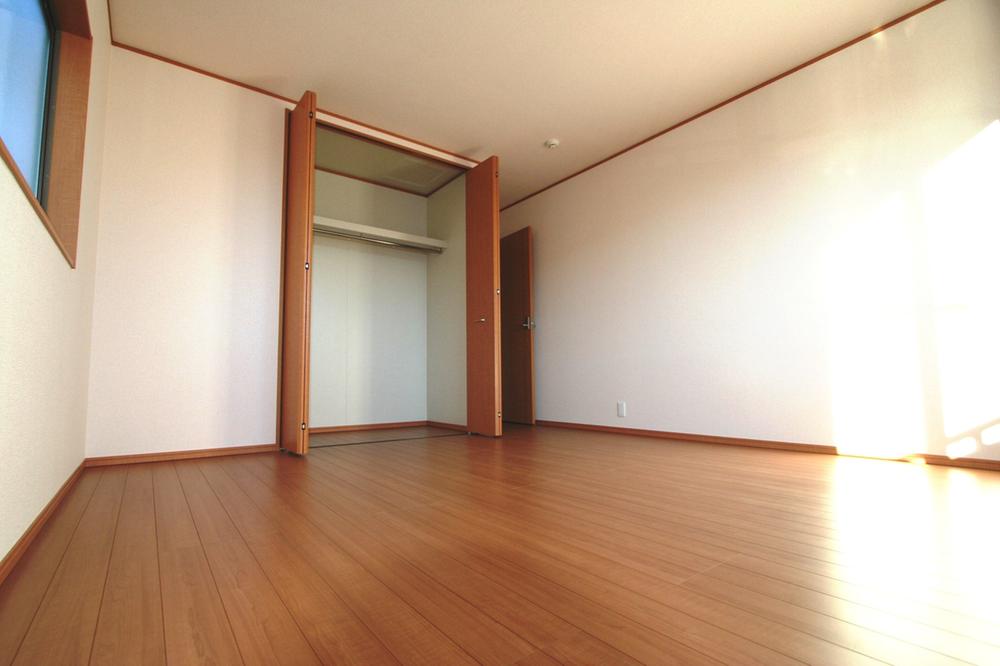 Non-living room. Local (12 May 2013) Shooting