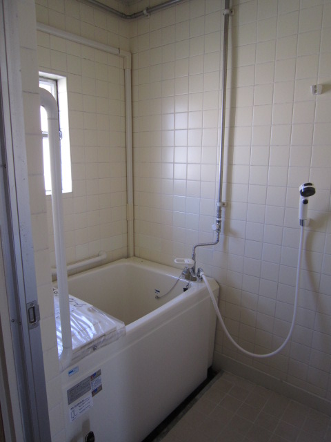 Bath. Window want Bathing ・ With reheating function