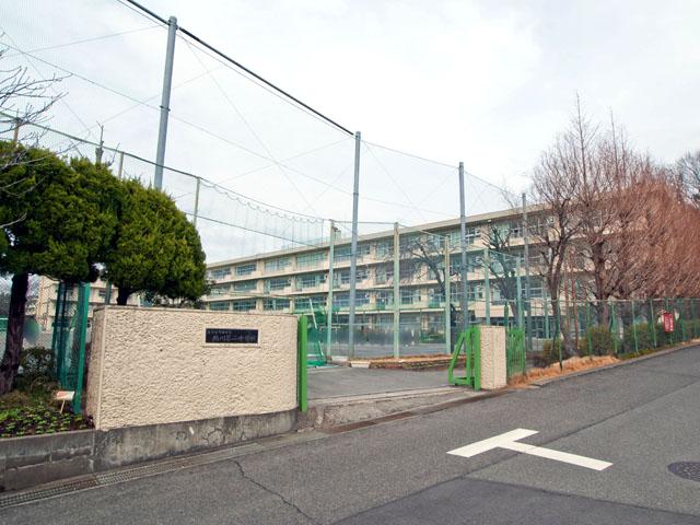 Other local. Machida Municipal Tsurukawa second junior high school Distance 640m
