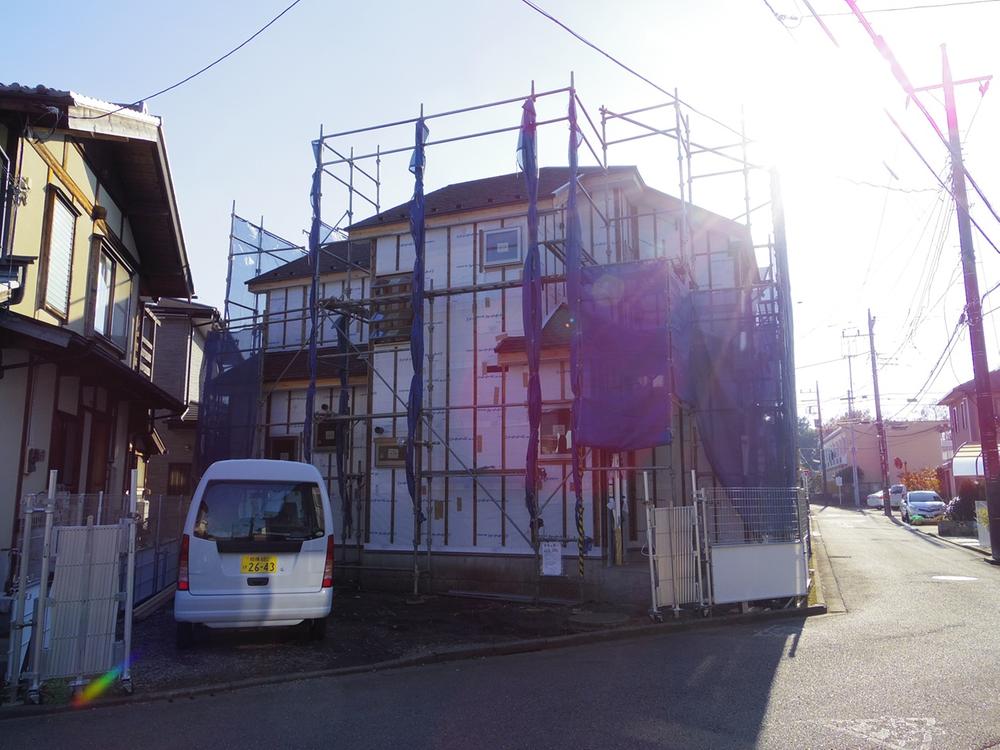 Local photos, including front road. Under construction Local (12 May 2013) Shooting