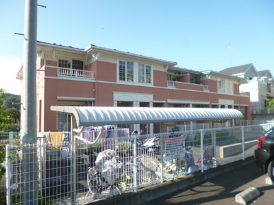 Building appearance. It is a quiet residential area