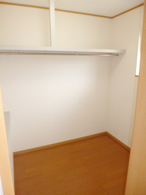 Receipt. Popular walk-in closet