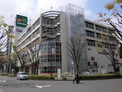 Supermarket. Maruetsu to (super) 4300m