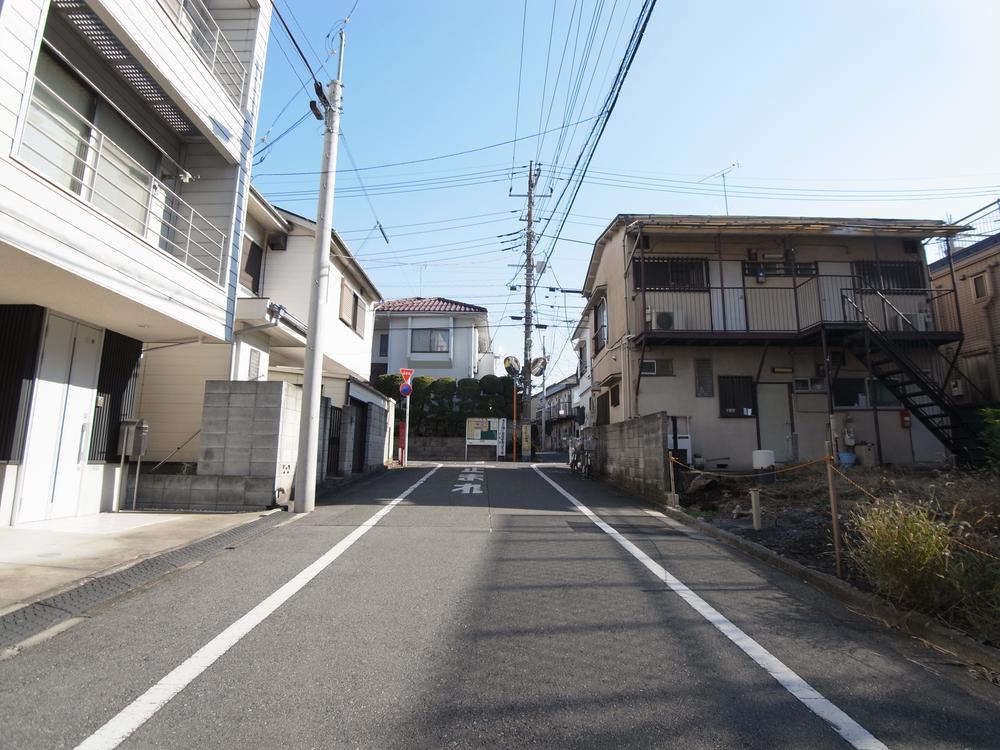 Local photos, including front road. Local (12 May 2013) Shooting