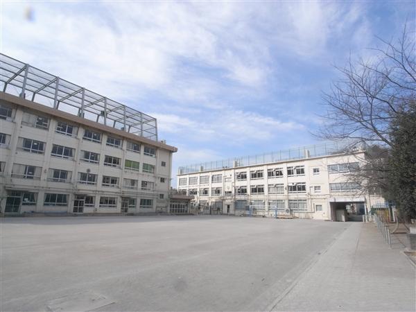 Primary school. Ookayama 600m up to elementary school