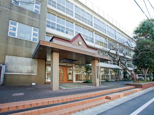 Junior high school. 1200m until the eighth Junior High School