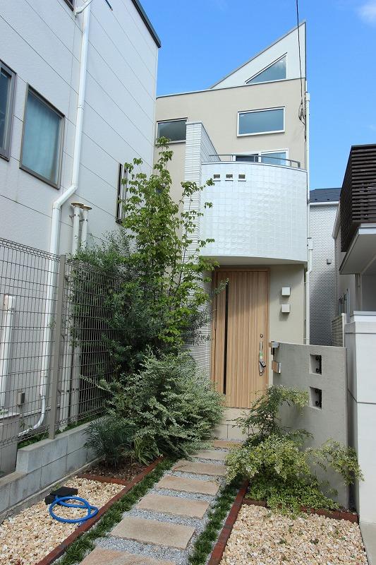 Local appearance photo. Thank 2 car Cars pace.