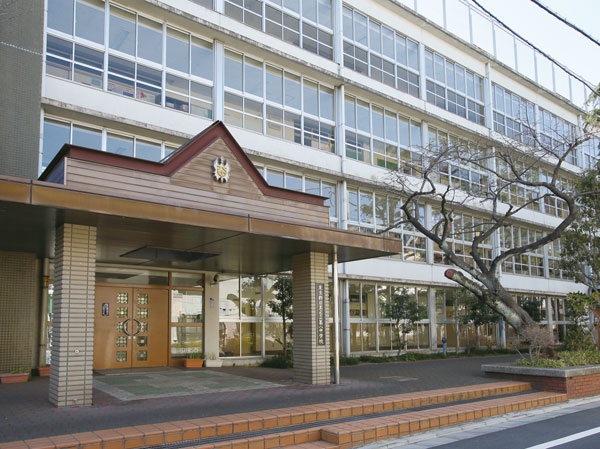 Surrounding environment. Eighth Junior High School (3-minute walk ・ About 210m)