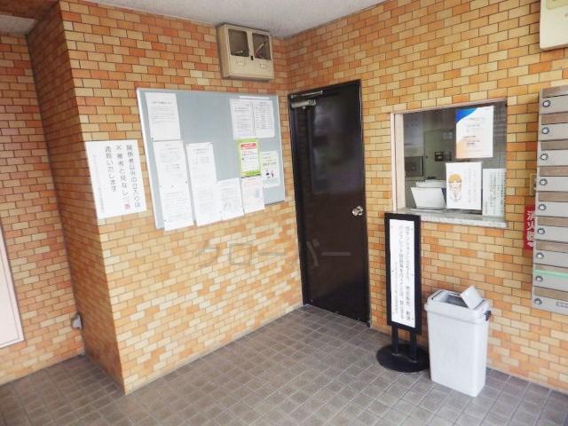 Other common areas. Entrance