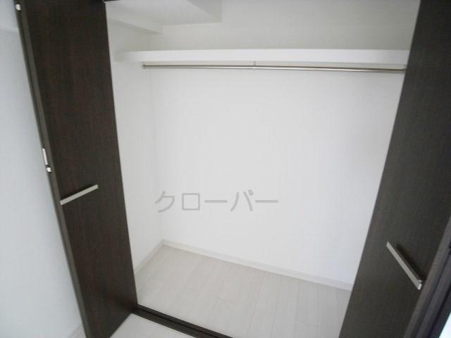 Receipt. Western style room closet