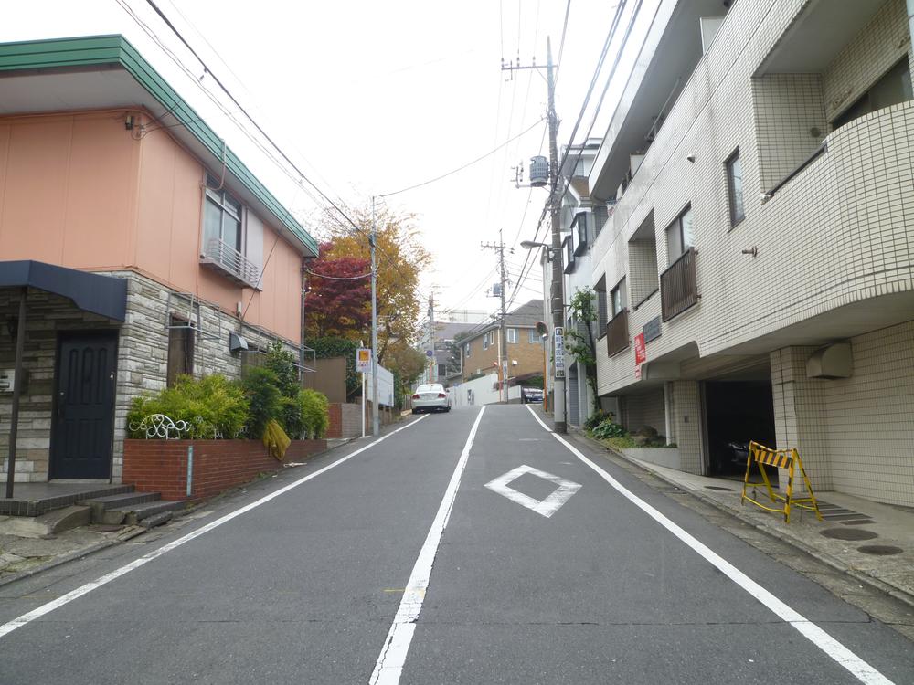 Local photos, including front road. Local (11 May 2012) shooting