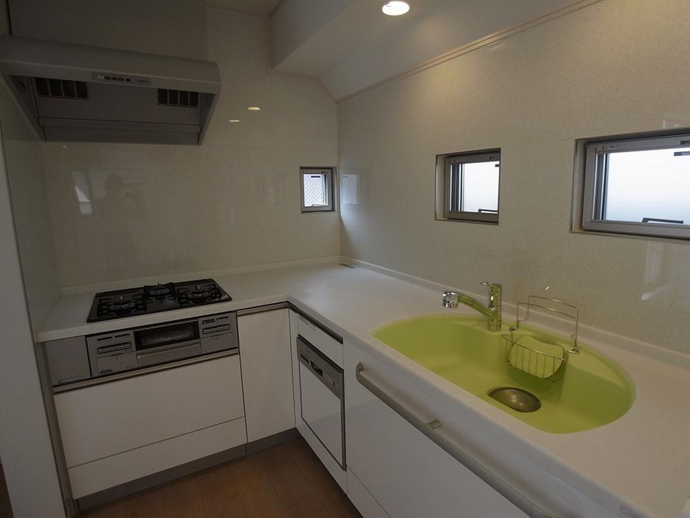 Kitchen. Local (July 2013) Shooting