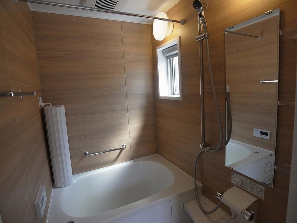 Bathroom. Local (July 2013) Shooting