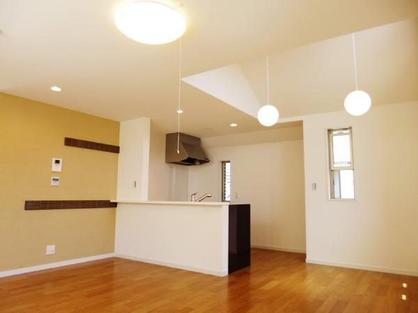 Living. Good location from Gakugeidaigaku Station 3-minute walk. 