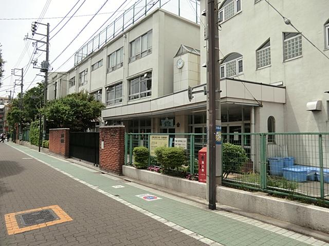 Primary school. 550m to Meguro Ward Kamimeguro Elementary School