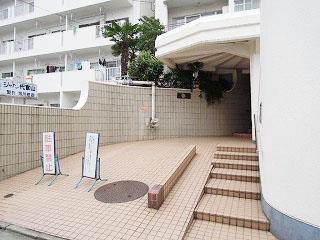Entrance. Common areas