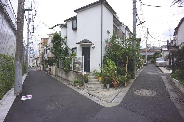 Other. Local surrounding environment (Seddo on the front road)