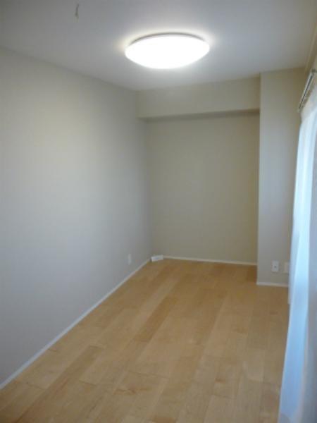 Non-living room. 6.5 Pledge of Western-style