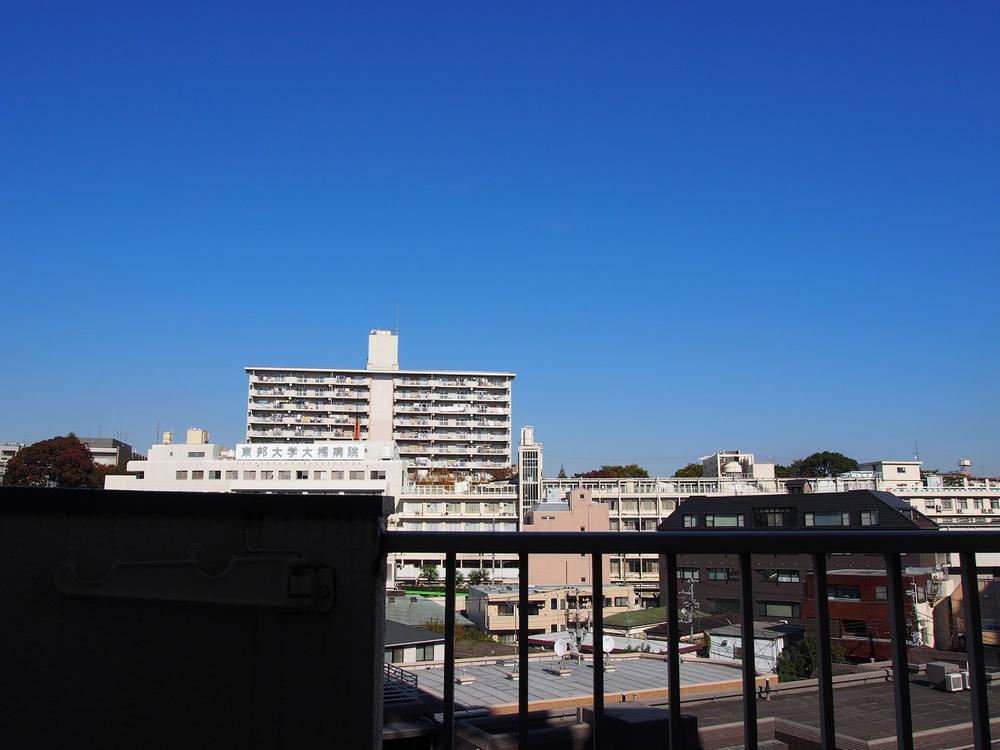 View photos from the dwelling unit. View from the site (November 2013) Shooting