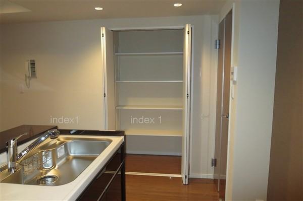 Receipt. Large storage space in the kitchen next to