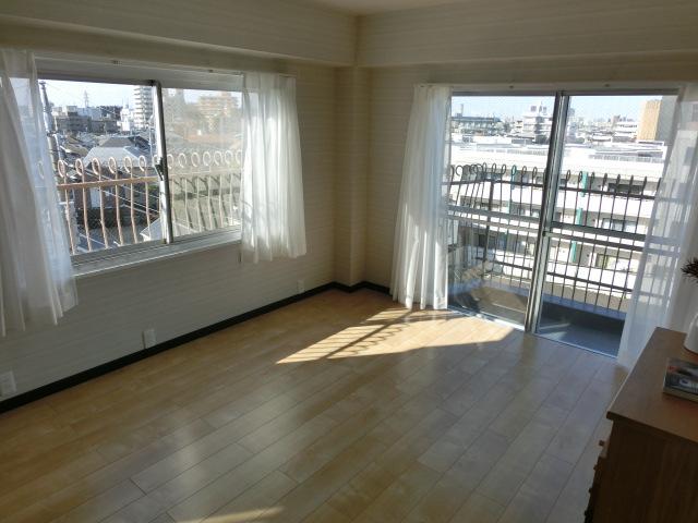 Non-living room. ■ Attached to the northwest corner room, Yang per good. Indoor (12 May 2013) Shooting