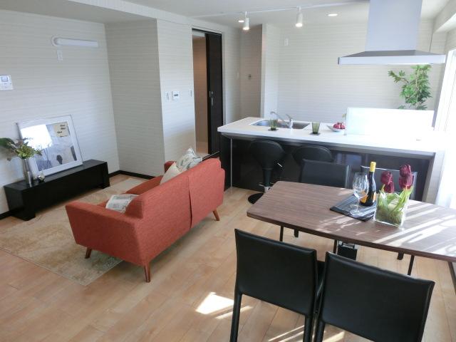Living. ■ For counter kitchen, There is a feeling of opening, The entire living will feel widely. Indoor (12 May 2013) Shooting