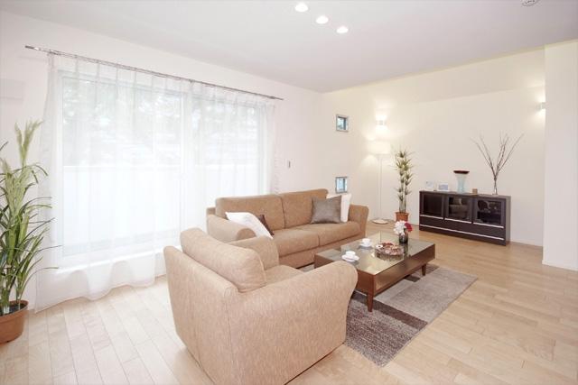 Same specifications photos (living). Same specifications