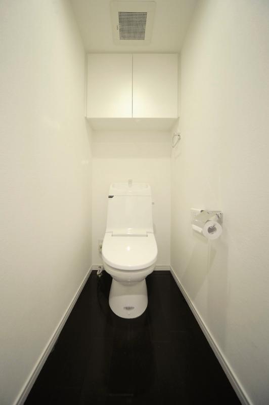 Toilet. Toilet, of course with washlet.