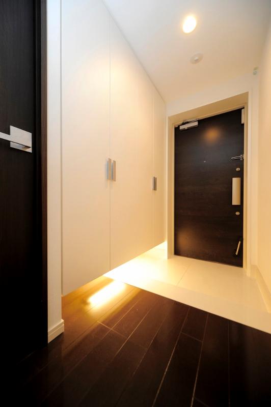 Entrance. It can be stored a lot of shoes to shoes cloak, Also Katazuki neat entrance.
